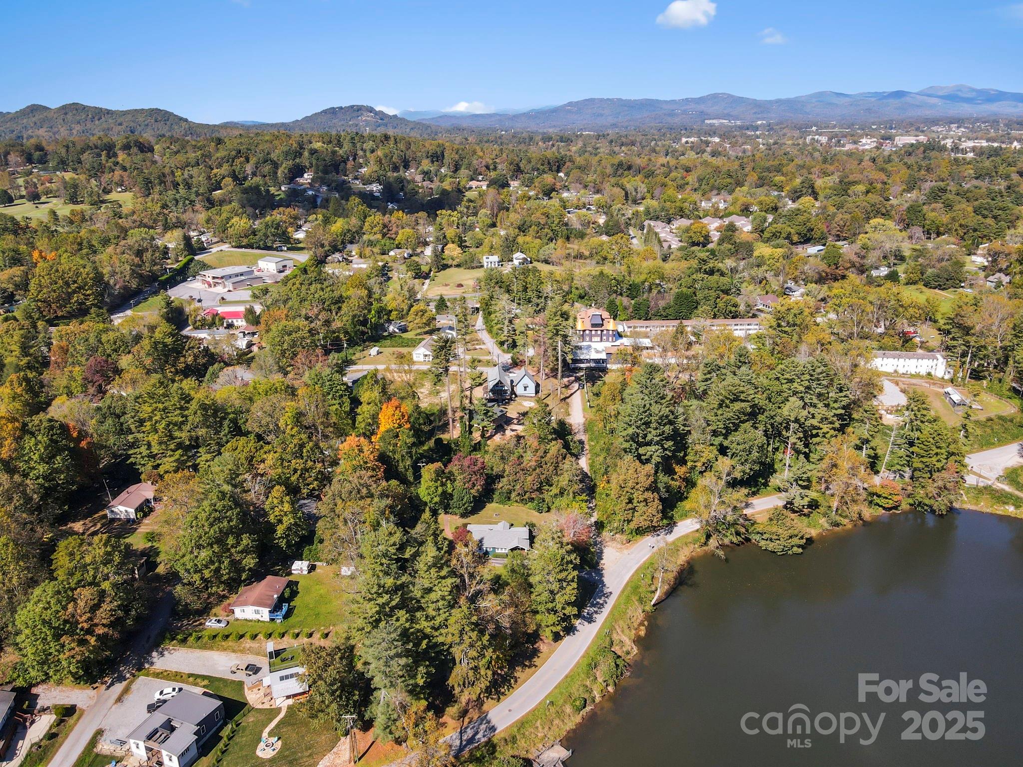 154 Osceola Road Hendersonville, NC 28739 - Photo 38 of 38 a view of city and mountain