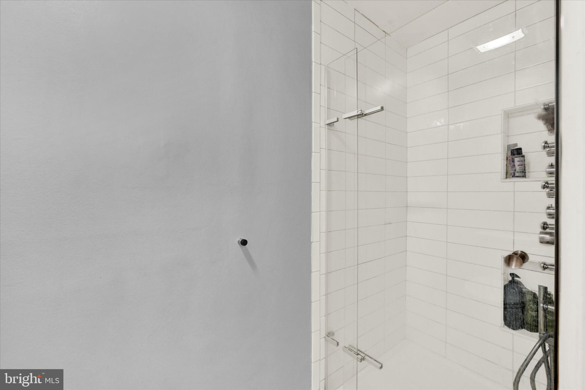 15 Cross Keys Road, Unit 15C Baltimore, MD 21210 - Photo 24 of 27