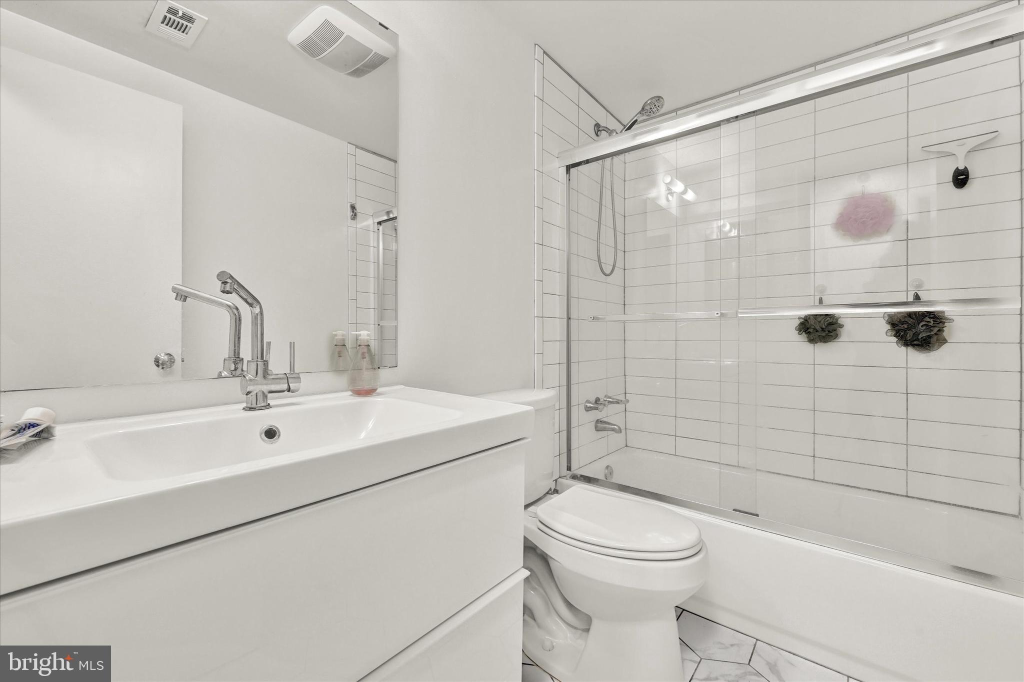 15 Cross Keys Road, Unit 15C Baltimore, MD 21210 - Photo 6 of 27