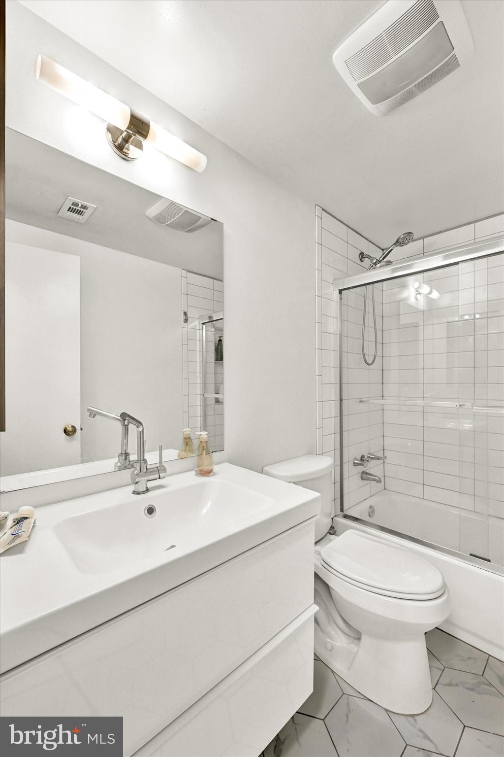 15 Cross Keys Road, Unit 15C Baltimore, MD 21210 - Photo 7 of 27