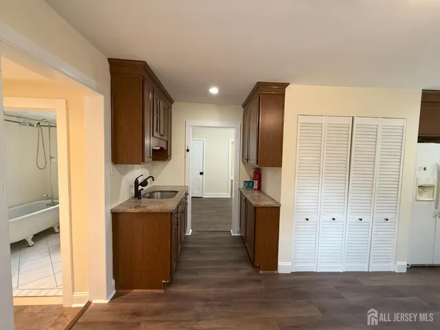 $2,250 | 861 Georges Road, Monmouth Junction, NJ 08852