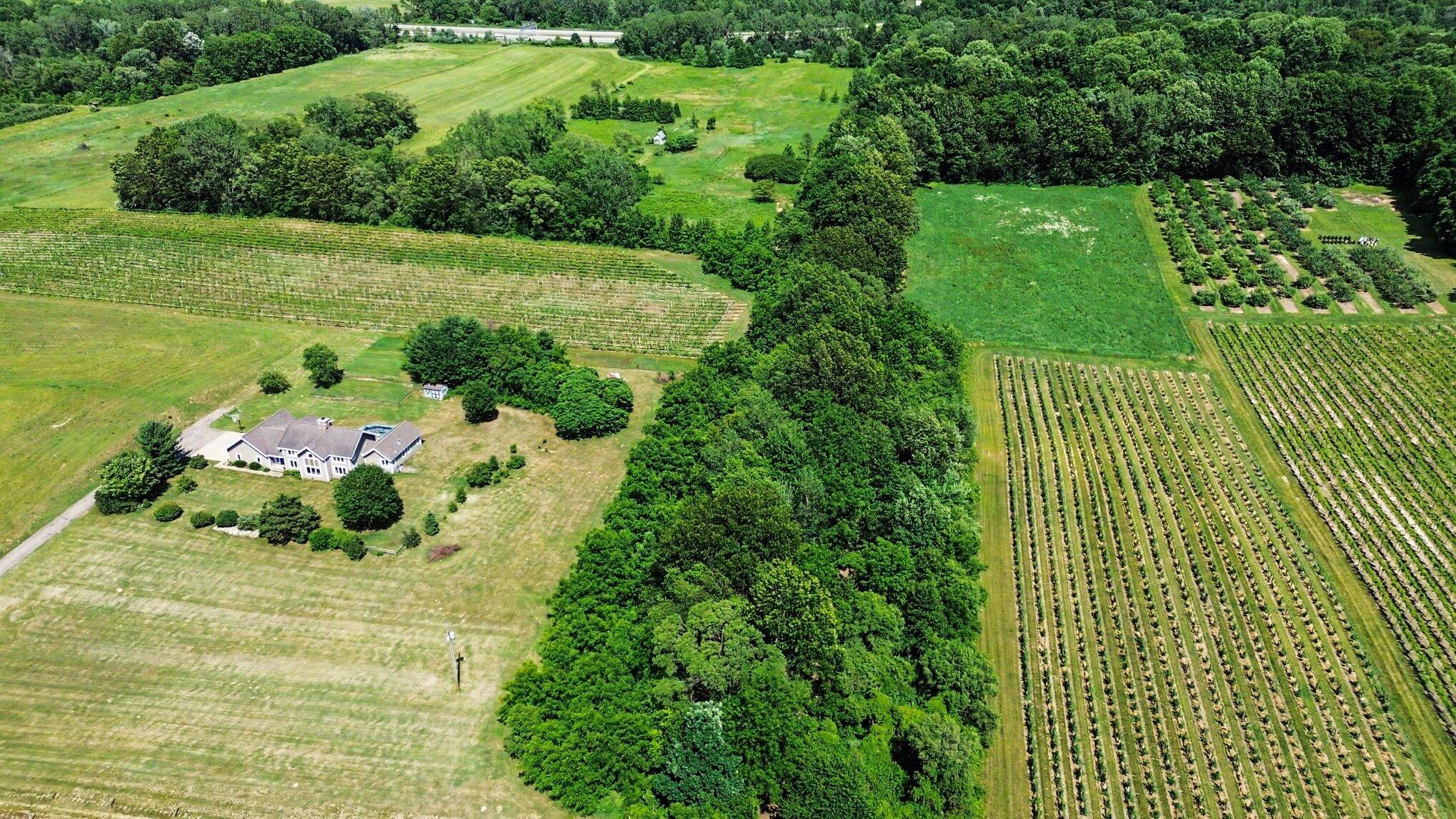 1301 North Benton Center Road Benton Harbor, MI 49022 - Photo 14 of 22 008_file_2291