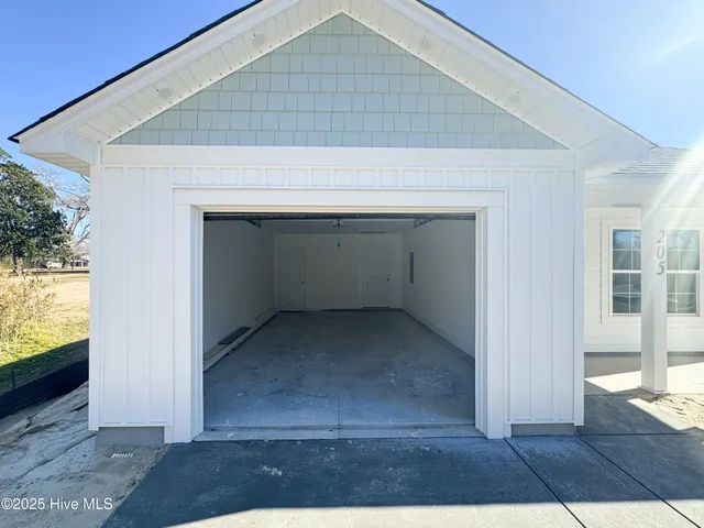 $255,000 | 205 Jenkins Avenue, Maysville, NC 28555