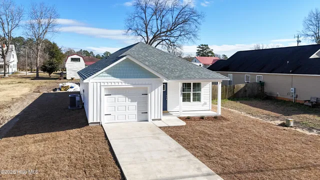 $247,500 | 205 Jenkins Avenue, Maysville, NC 28555