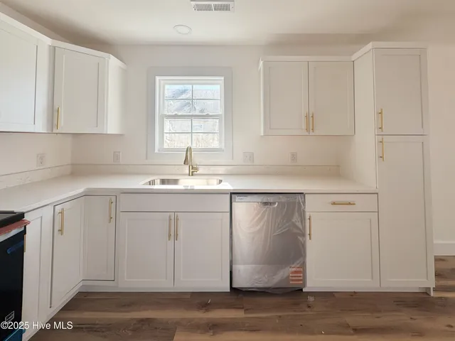 $255,000 | 205 Jenkins Avenue, Maysville, NC 28555