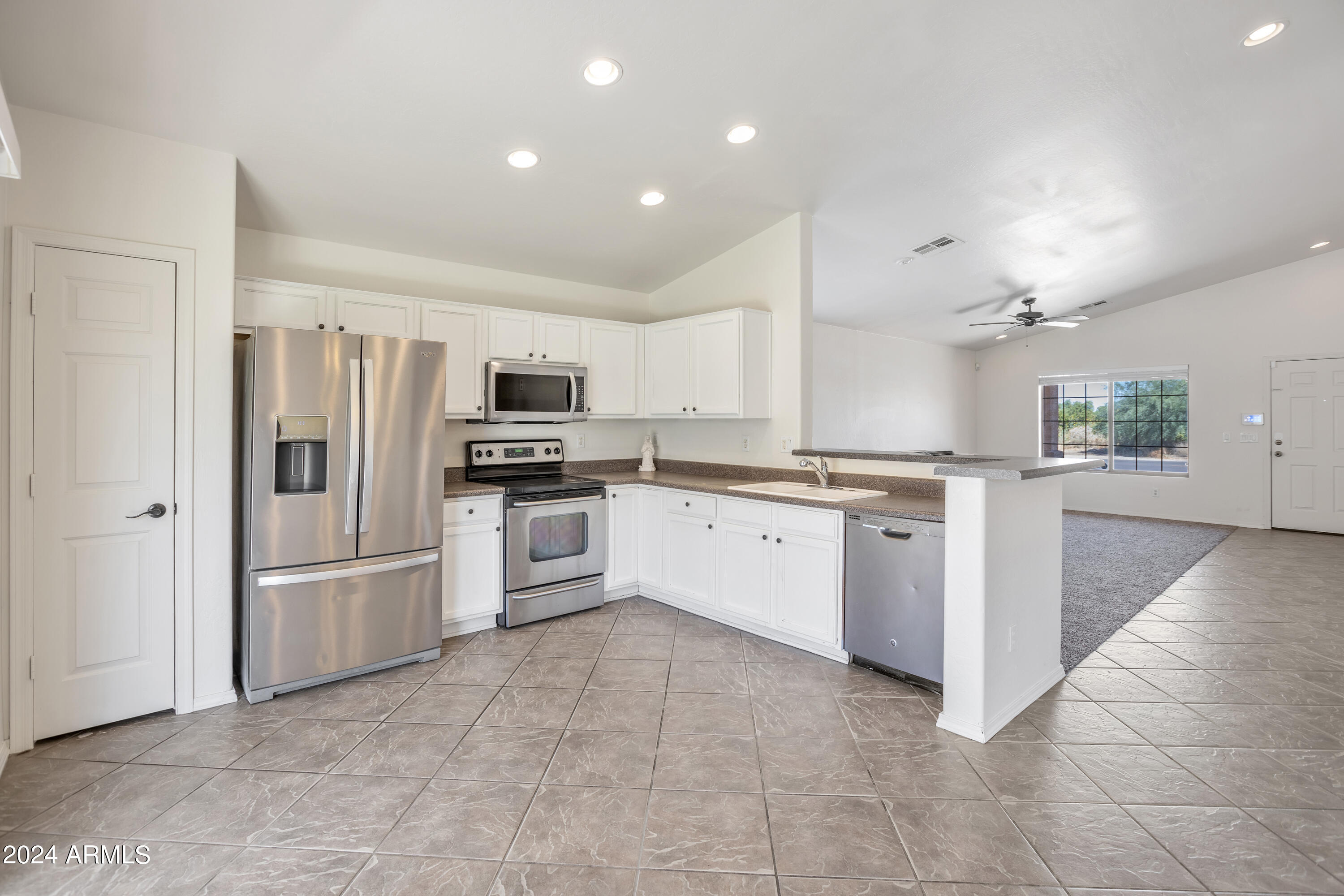 1209 West Vineyard Road Phoenix, AZ 85041 - Photo 10 of 31 Vineyard - 1122
