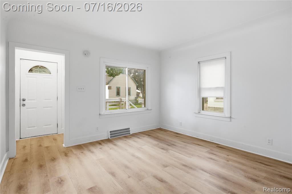 147 Charles Street River Rouge, MI 48218 - Photo 3 of 24