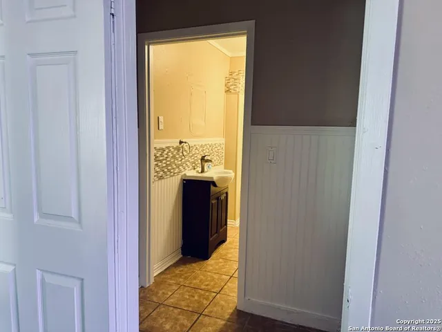 $330,000 | 1402 North Tyler, Christine, TX 78012