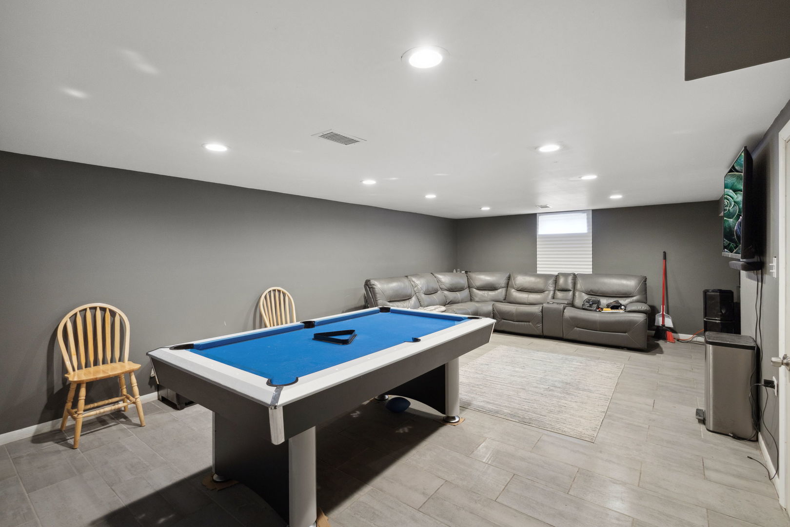 3116 191st Place Lansing, IL 60438 - Photo 12 of 19 a living room with furniture and a table
