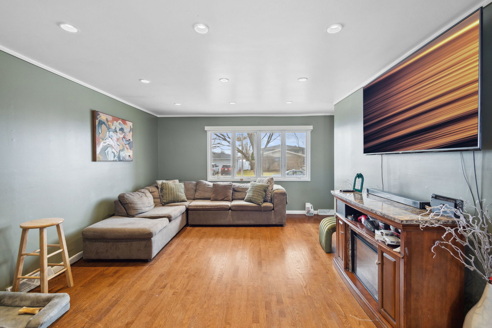 3116 191st Place Lansing, IL 60438 - Photo 5 of 19 a living room with furniture and a wooden floor