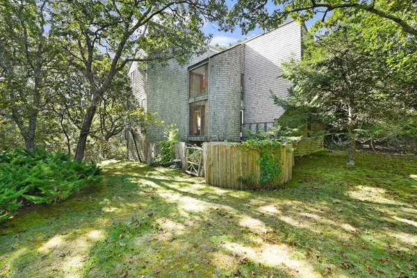 $2,395,000 | 25 Fulling Mill Road, Chilmark, MA 02535