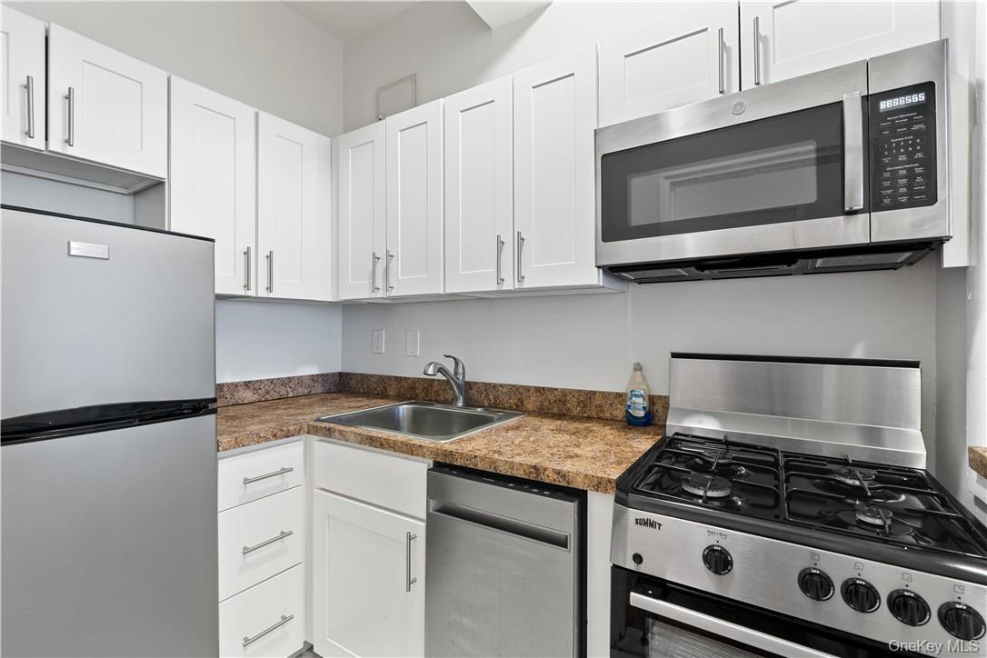411 Bronx River Road, Unit 2K Yonkers, NY 10704 - Photo 7 of 16
