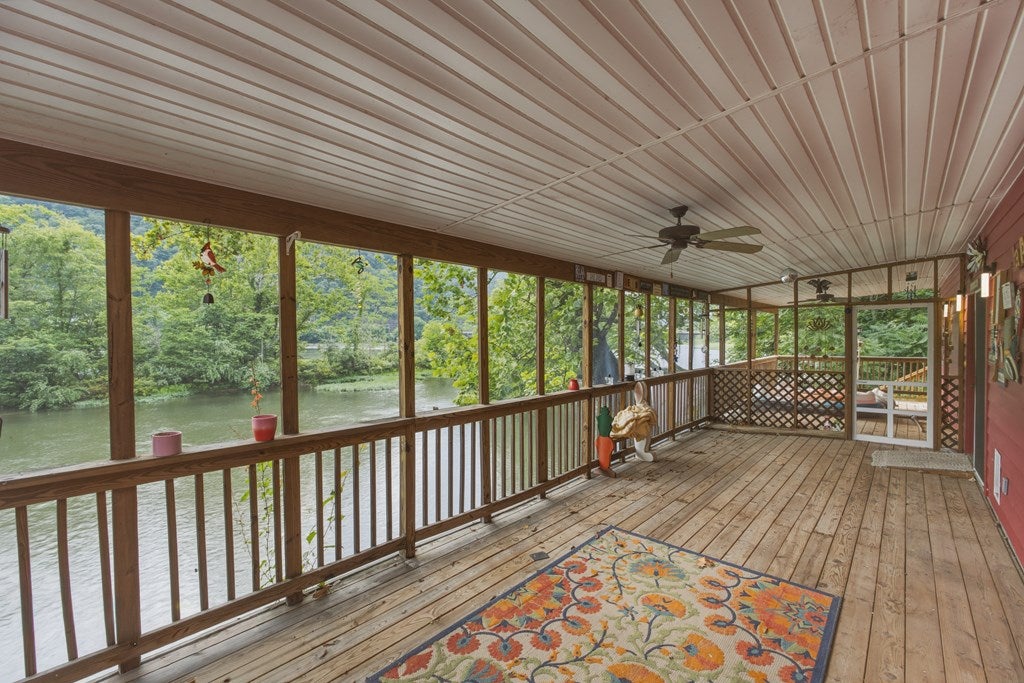 202 Riverside Drive Hinton, WV 25951 - Photo 29 of 40 Gallery Image 29