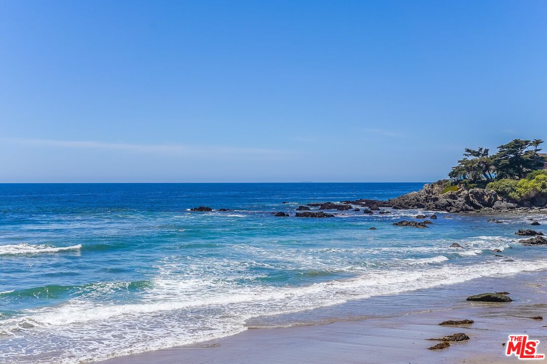 31444 Broad Beach Road Malibu, CA 90265 - Photo 2 of 36 a view of an ocean