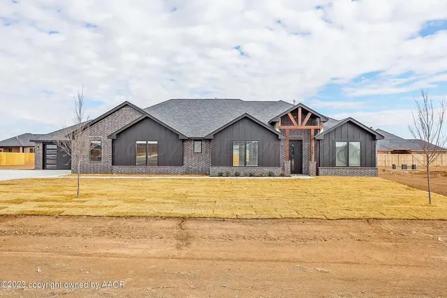 $468,900 | 504 Country Club Drive, Canyon, TX 79015