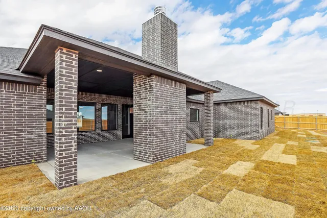 a view of a house with a outdoor space