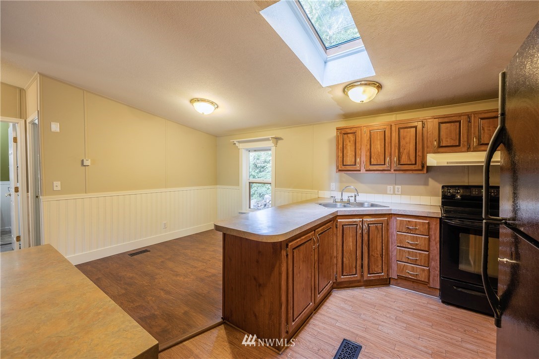 441 Northeast Larson Lake Road Belfair, WA 98528 - Photo 10 of 33 Gallery Image 10