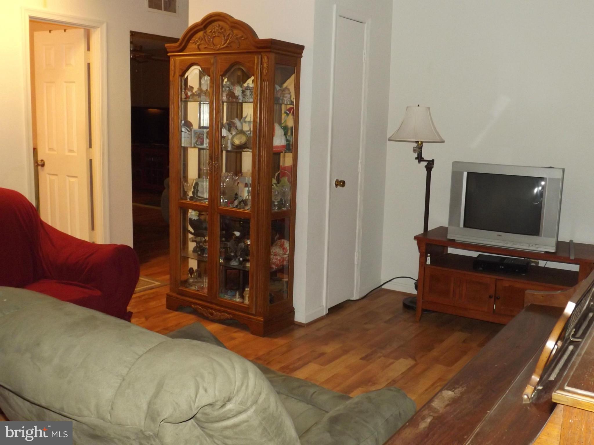 7035 Oliverwood Road Baltimore, MD 21220 - Photo 25 of 30 Family Room