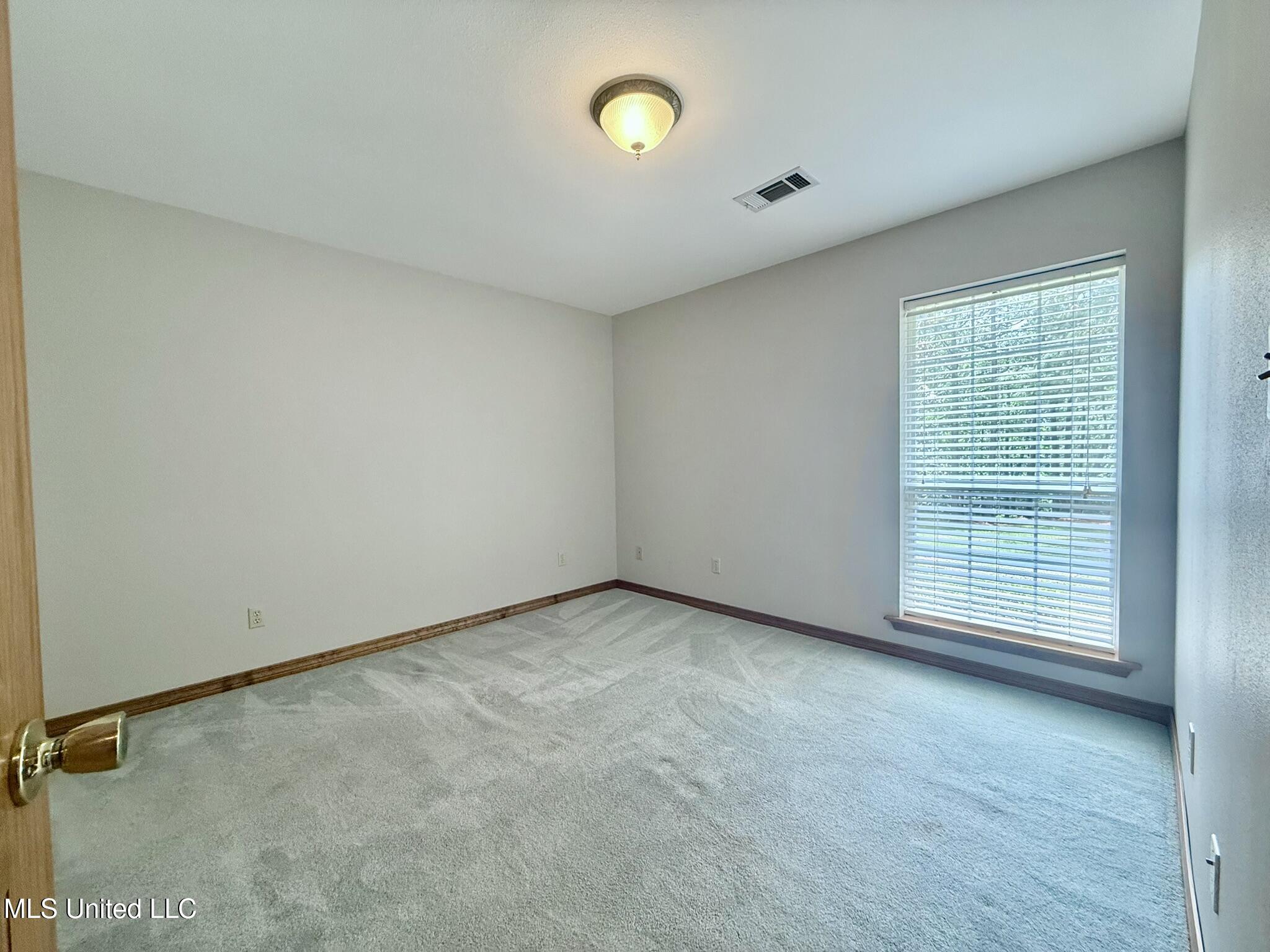 110 Frye Road Hattiesburg, MS 39401 - Photo 36 of 85 IMG_2206