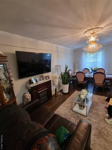 $499,988 | 141-34 78th Avenue, Unit 1C | Kew Gardens Hills