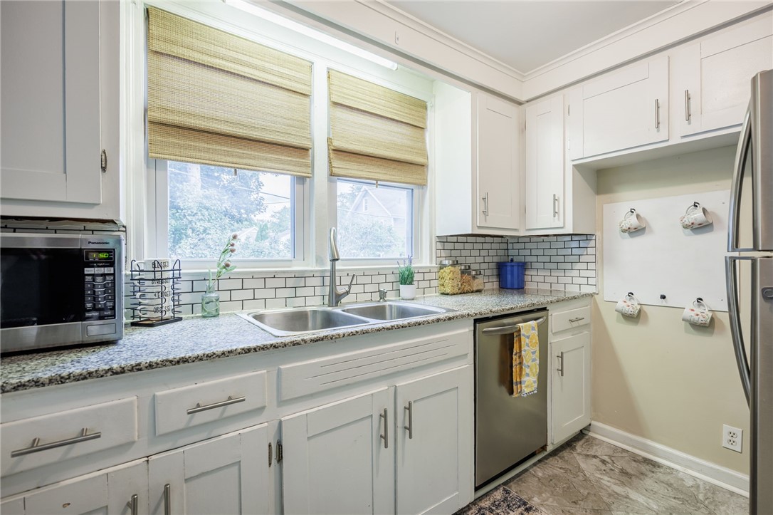 204 Fairfax Road Rochester, NY 14609 - Photo 6 of 35