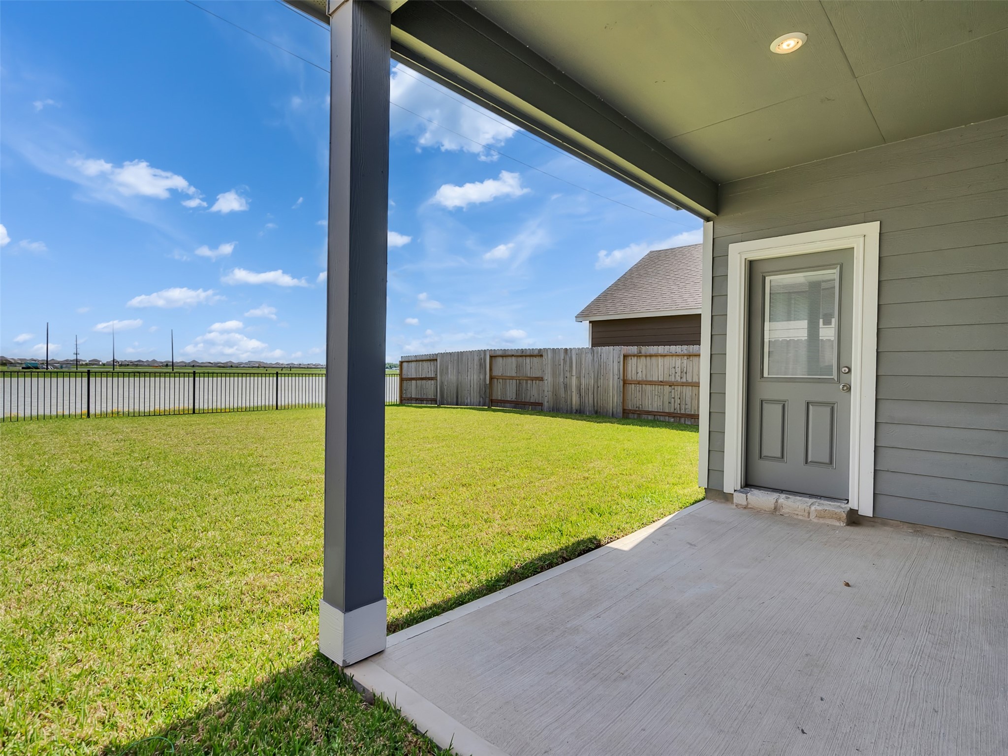 1206 Elsinore Drive Rosharon, TX 77583 - Photo 18 of 21 a view of an indoor swimming pool