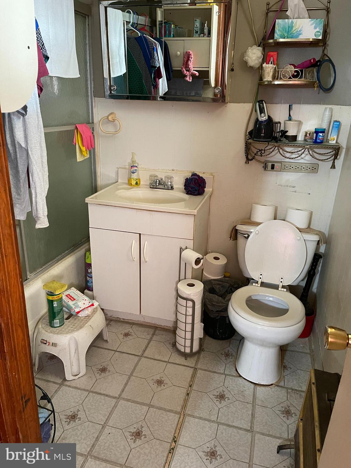 412 Back River Neck Road Essex, MD 21221 - Photo 10 of 13 Full Bath