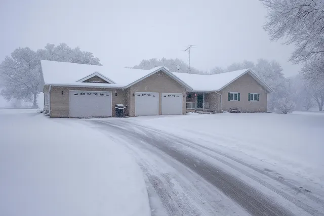 $699,900 | 4 South Fox Lake Drive East, Sherburn, MN 56171