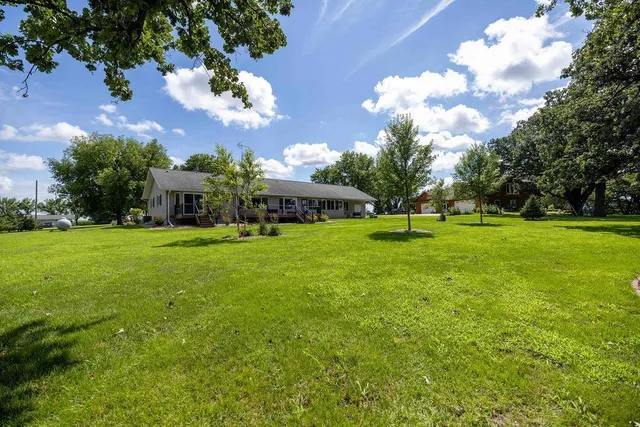 $699,900 | 4 South Fox Lake Drive East, Sherburn, MN 56171