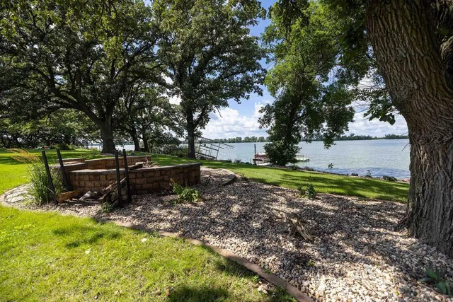 $699,900 | 4 South Fox Lake Drive East, Sherburn, MN 56171