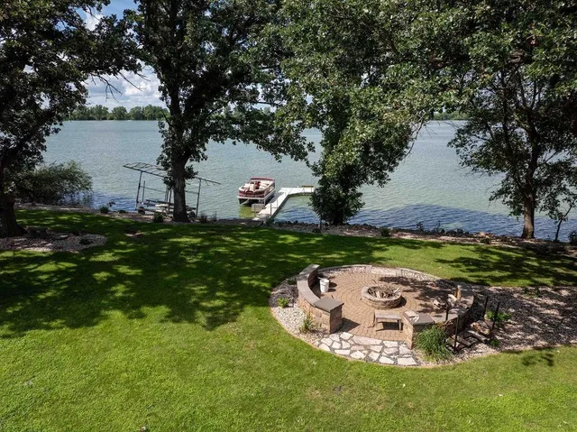 $699,900 | 4 South Fox Lake Drive East, Sherburn, MN 56171