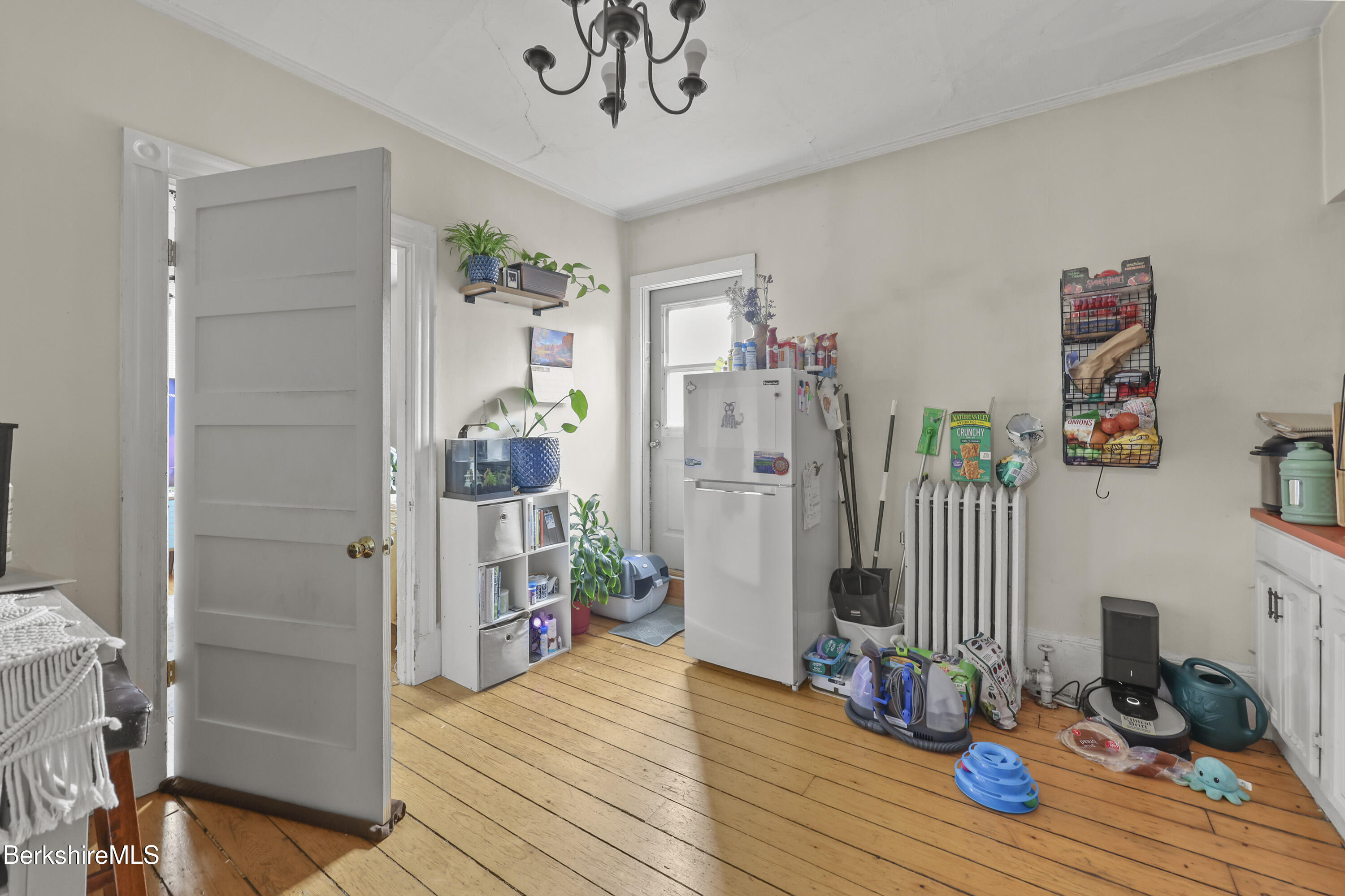 104 Appleton Avenue Pittsfield, MA 01201 - Photo 28 of 50 a room with furniture and wooden floor