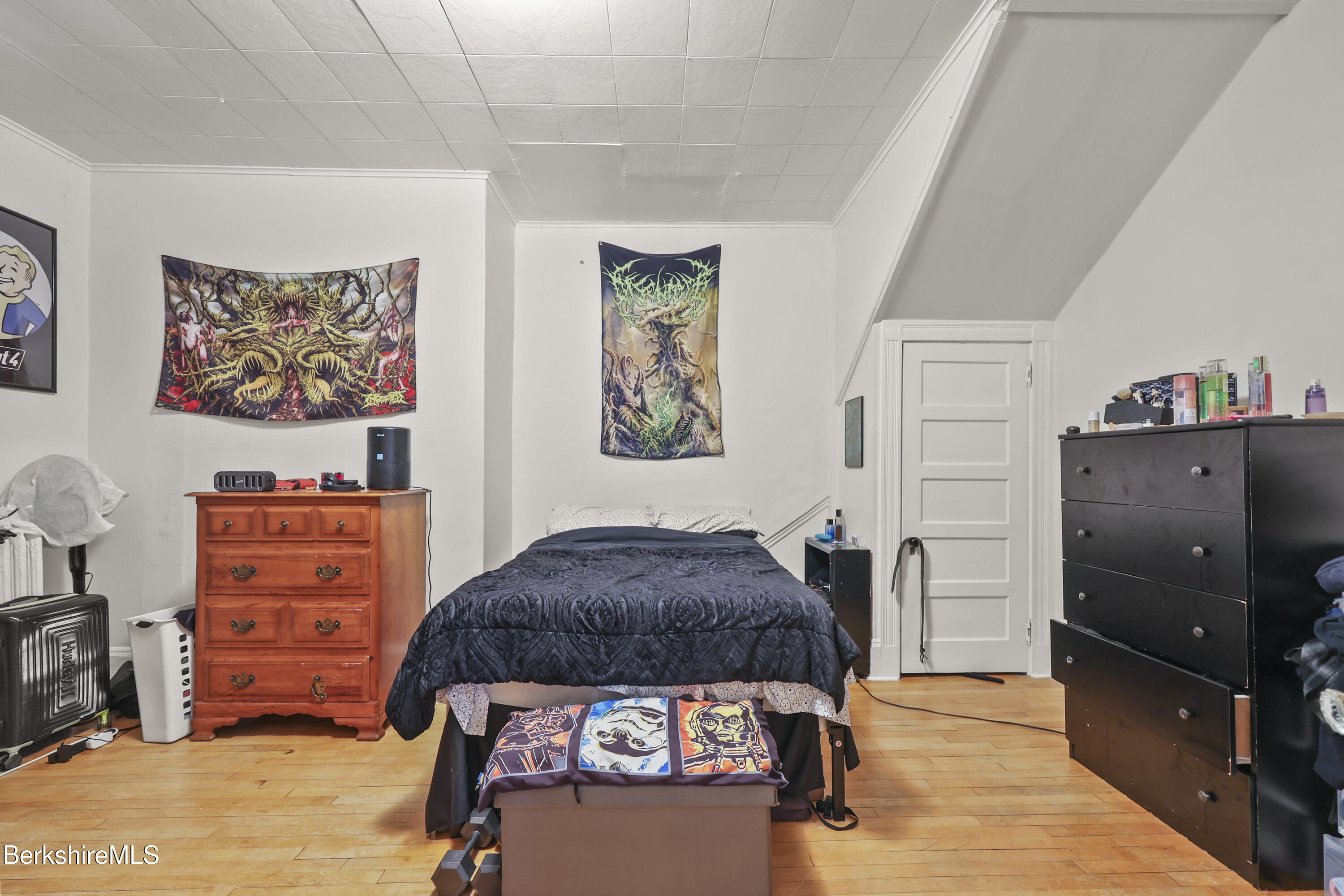 104 Appleton Avenue Pittsfield, MA 01201 - Photo 10 of 50 a bedroom with a bed and furniture