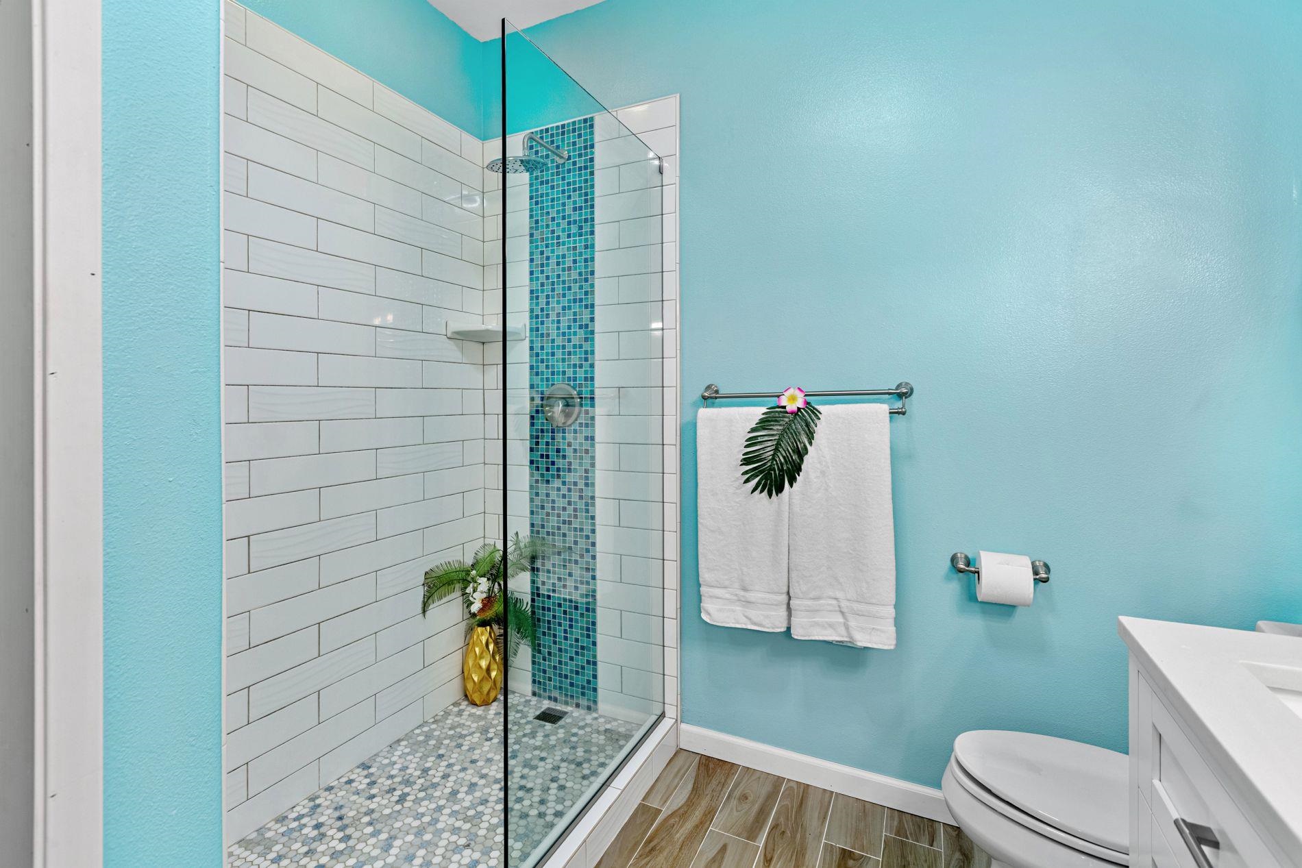 127 Punohu Lane, Unit 72 Lahaina, HI 96761 - Photo 15 of 43 a bathroom with a toilet and a shower