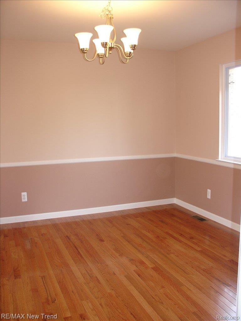 29122 Raleigh Road Farmington, MI 48336 - Photo 6 of 17 Dining Room
