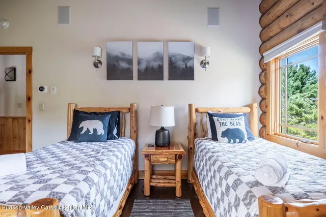 a view of front of house with a yard