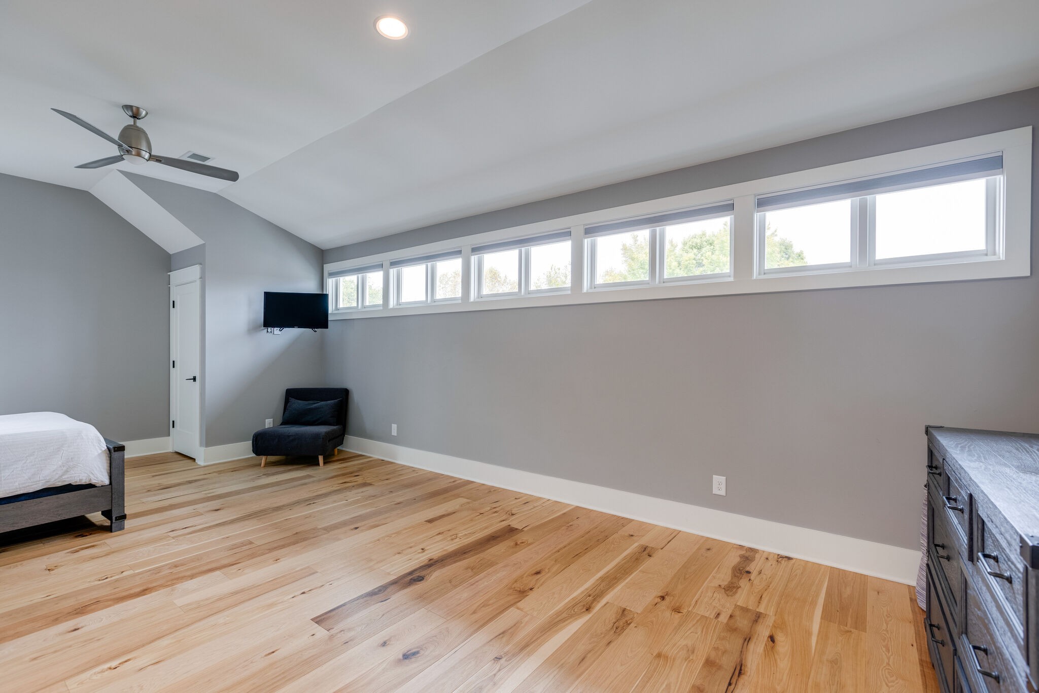 322 Springhouse Circle Franklin, TN 37067 - Photo 49 of 70 a view of a livingroom with furniture and staircase