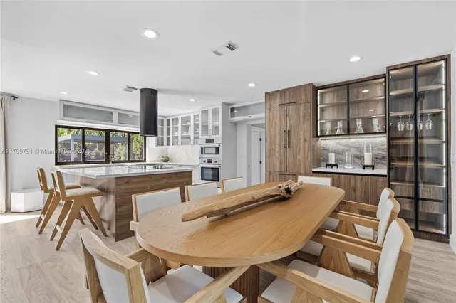 $30,000 | 116 West 1st Court, Miami Beach, FL 33139