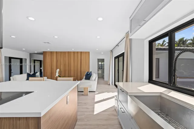 $30,000 | 116 West 1st Court, Miami Beach, FL 33139