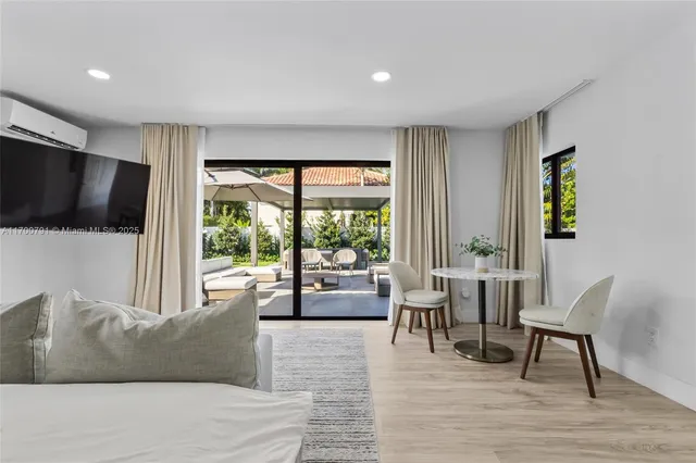 $30,000 | 116 West 1st Court, Miami Beach, FL 33139