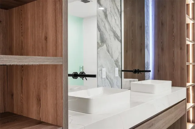 $30,000 | 116 West 1st Court, Miami Beach, FL 33139