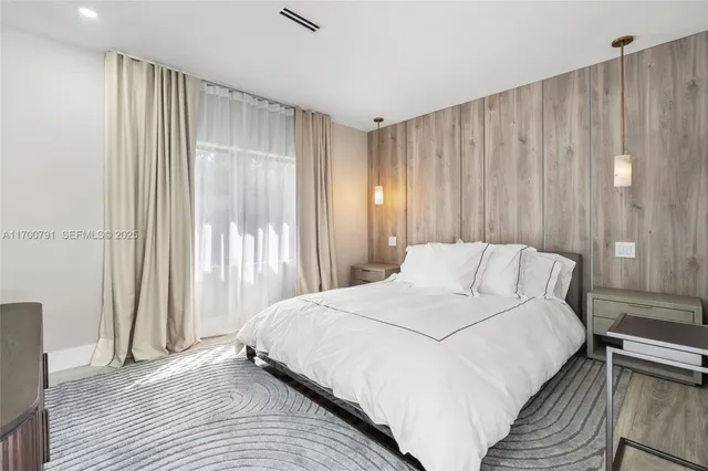 $30,000 | 116 West 1st Court, Miami Beach, FL 33139