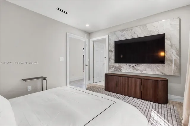 $30,000 | 116 West 1st Court, Miami Beach, FL 33139