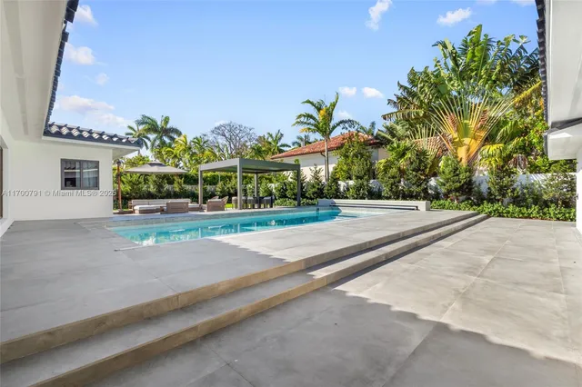 $30,000 | 116 West 1st Court, Miami Beach, FL 33139