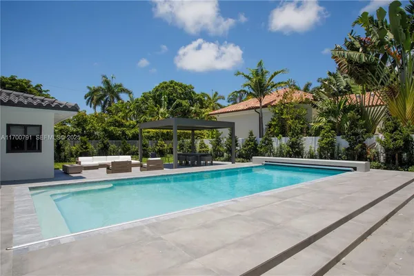 $30,000 | 116 West 1st Court, Miami Beach, FL 33139
