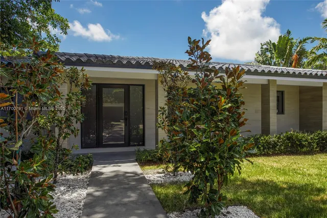 $30,000 | 116 West 1st Court, Miami Beach, FL 33139