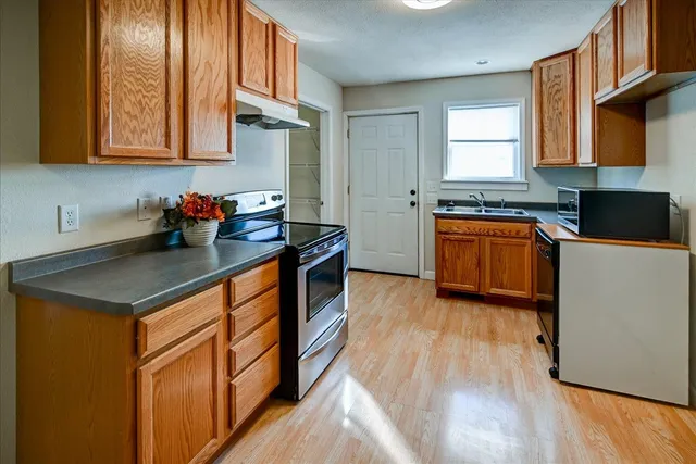 $274,900 | 204 South Musket Ridge Drive, Sun Prairie, WI 53590