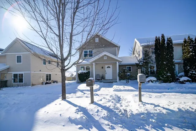 $274,900 | 204 South Musket Ridge Drive, Sun Prairie, WI 53590