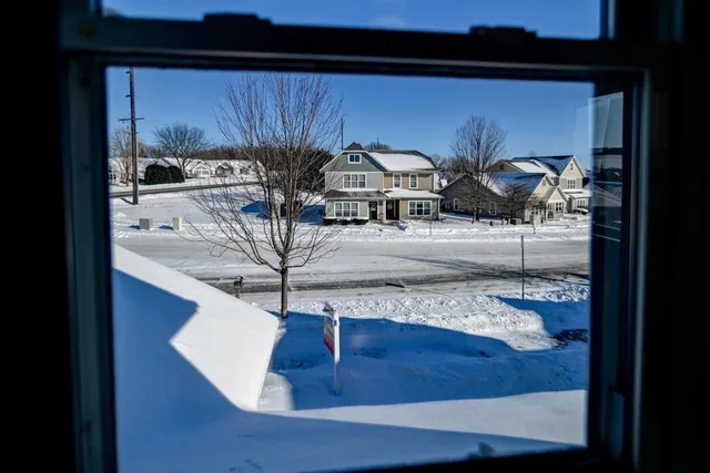 $274,900 | 204 South Musket Ridge Drive, Sun Prairie, WI 53590