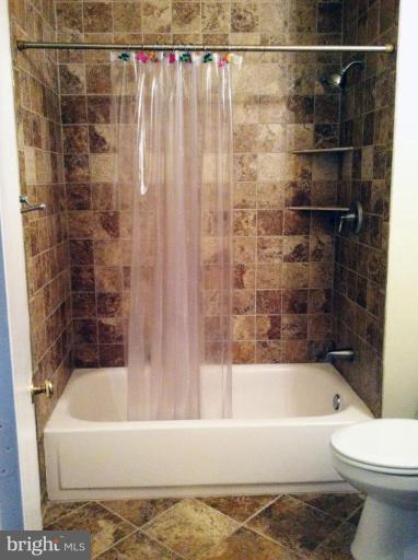 6024 Queenston Street Springfield, VA 22152 - Photo 6 of 19 Bath #3